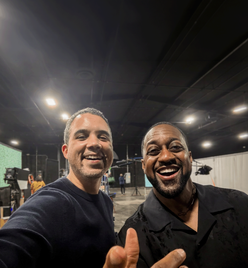 Michael E. Wood and Jaleel White on set